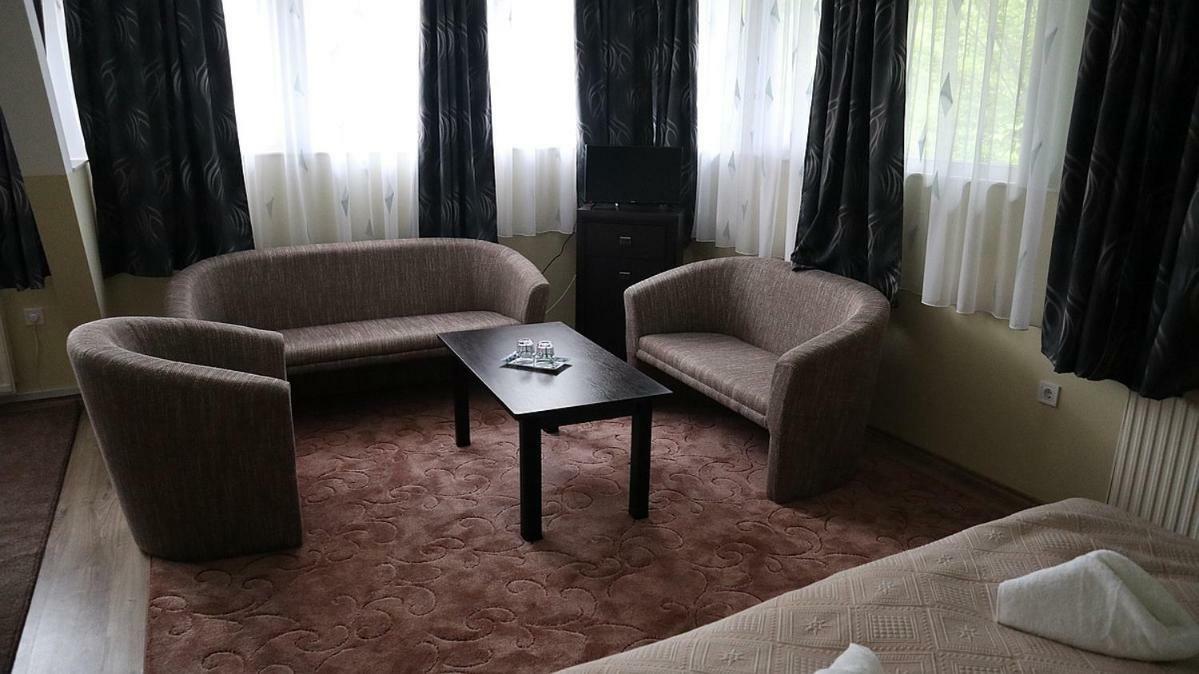 Szlovak Panzio Hotel Bekescsaba Exterior photo